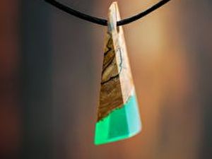 64c5a1a6c6141ef1b93e879a5dd27877--wood-resin-resin-jewellery.jpg